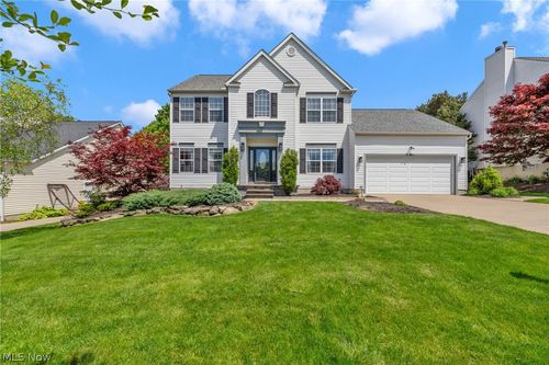386 Weatherstone Drive, Wadsworth, OH, 44281 | Card Image