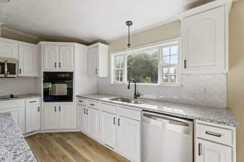 44 Live Oak Ct, Kenly, NC, 27542-7689 | Card Image