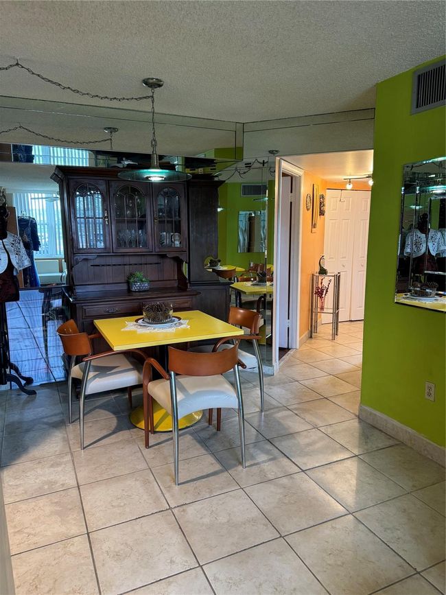 APT-101 - 9201 Lime Bay Blvd, Condo with 2 bedrooms, 2 bathrooms and null parking in Tamarac FL | Image 5