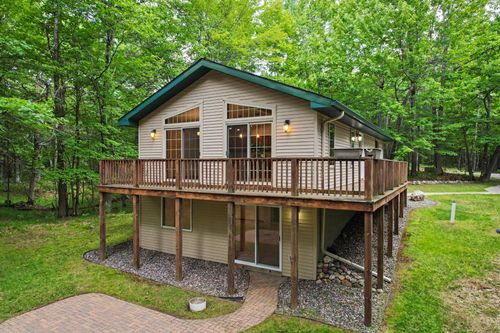 7829 Highland Dr, Minocqua, WI, 54548-9365 | Card Image