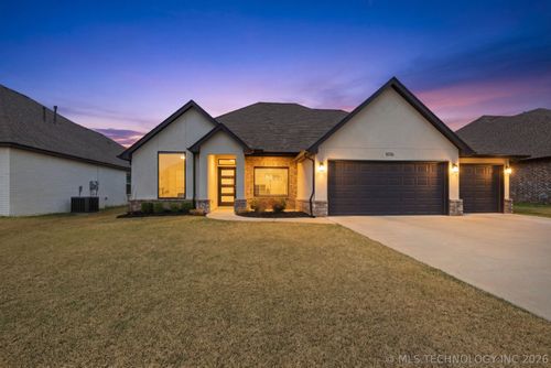 10116 S 229th East Ave, Broken Arrow, OK, 74014-6281 | Card Image