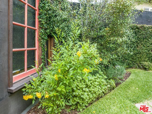 10739 Jefferson Blvd, Home with 4 bedrooms, 2 bathrooms and 2 parking in Culver City CA | Image 20