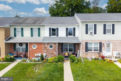 328 Essex St, COATESVILLE, PA, 19320-2373 | Card Image