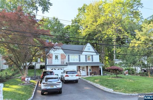 530 Shirley Ave, Franklin Lakes, NJ, 07417-1804 | Card Image