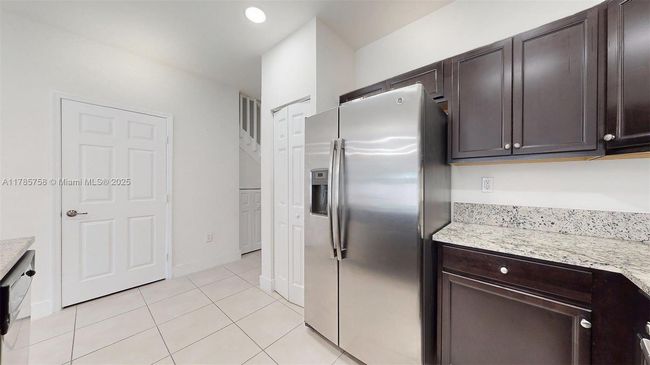 9231 W 32 Nd Ln, Home with 3 bedrooms, 3 bathrooms and null parking in Hialeah FL | Image 8