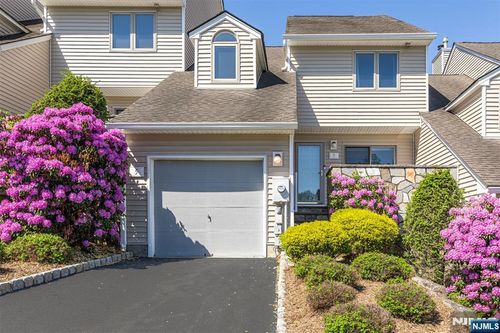 5 Knutsen Dr, West Orange, NJ, 07052-2161 | Card Image