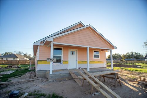 1707 Pine St, Hearne, TX, 77859-1702 | Card Image