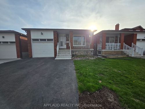 24 Beamsville Dr, Scarborough, ON, M1T3S2 | Card Image