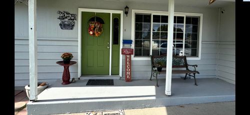 1427 S 7th St, Sunnyside, WA, 98944-2311 | Card Image