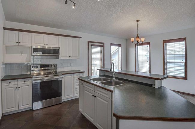 101 Shawbrooke Green Sw, House other with 2 bedrooms, 2 bathrooms and 4 parking in Calgary AB | Image 14