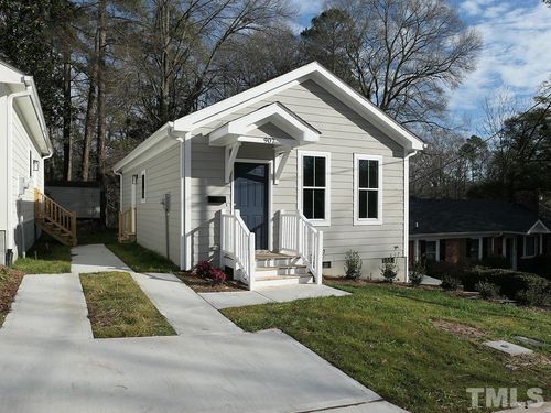 907 Dayton St, Durham, NC, 27701-4701 | Card Image