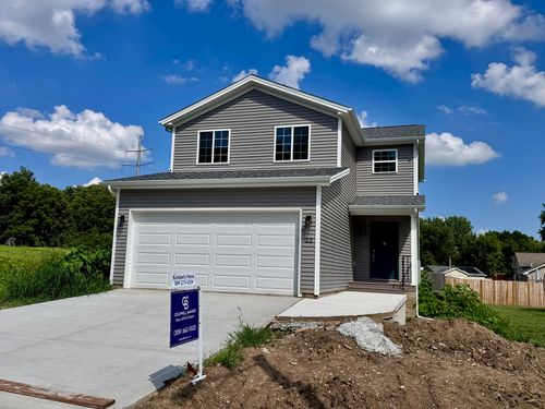 22 Richwood Trl, Bloomington, IL, 61701-6303 | Card Image