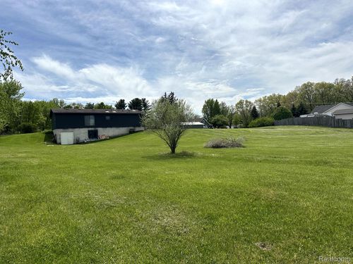 5151 Huntley Dr, Holly, MI, 48442-1463 | Card Image