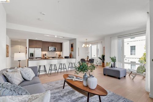 204-51 Innes Ct, San Francisco, CA, 94124-4479 | Card Image