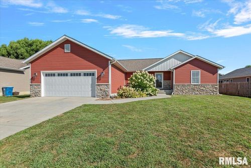 513 Harrison Dr, Mechanicsburg, IL, 62545-8132 | Card Image