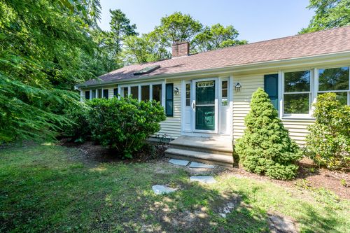 100 Farmersville Rd, Sandwich, MA, 02563-2666 | Card Image