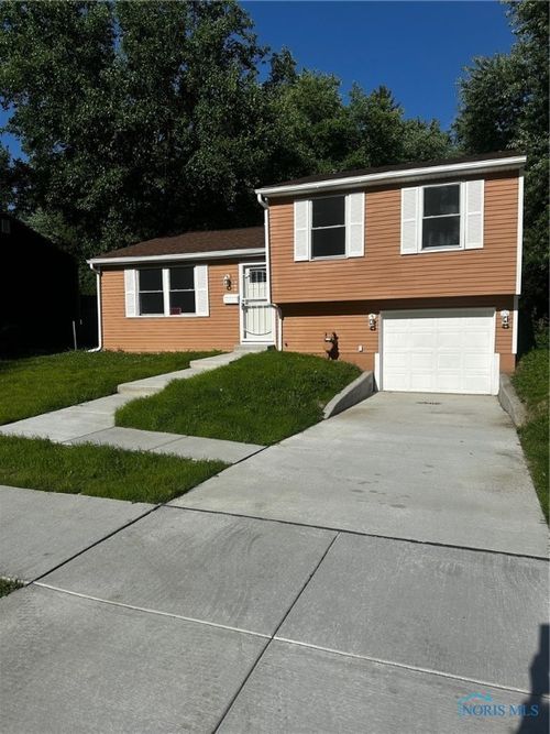 140 Ivanhill Rd, Toledo, OH, 43615-5238 | Card Image