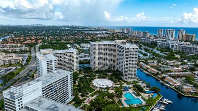 517 - 2500 Parkview Dr, Condo with 2 bedrooms, 2 bathrooms and null parking in Hallandale Beach FL | Image 1