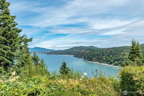 4053 Edith Point Rd, Anacortes, WA, 98221-8530 | Card Image