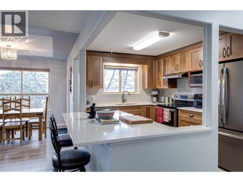 302-2130 Vasile Rd, Kelowna, BC, V1Y6H5 | Card Image