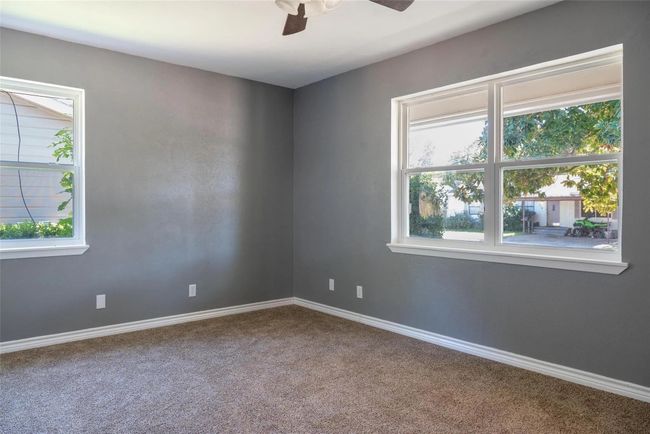 809 E Centennial St, House other with 3 bedrooms, 2 bathrooms and null parking in Sherman TX | Image 6