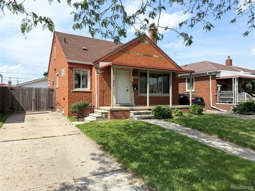 8121 Marian St, Warren, MI, 48093-7120 | Card Image