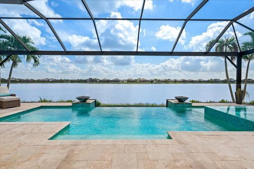 8096 Grande Shores Dr, SARASOTA, FL, 34240-2315 | Card Image