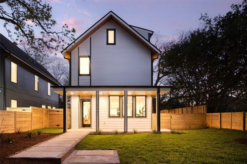 2401 Willow St, Austin, TX, 78702-5627 | Card Image