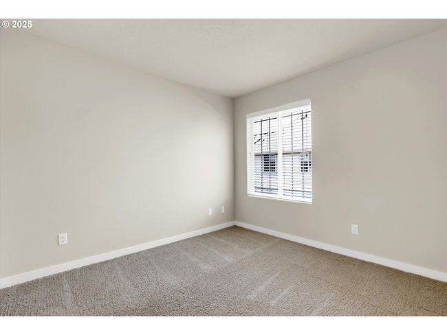 385 Sw Mitchum Ter, House other with 3 bedrooms, 3 bathrooms and 2 parking in Beaverton OR | Image 17