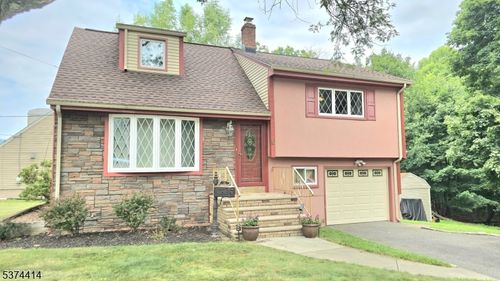 10 Birch Ln, Verona, NJ, 07044-2211 | Card Image