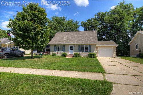 8972 Ash Dr, Whitmore Lake, MI, 48189-9640 | Card Image