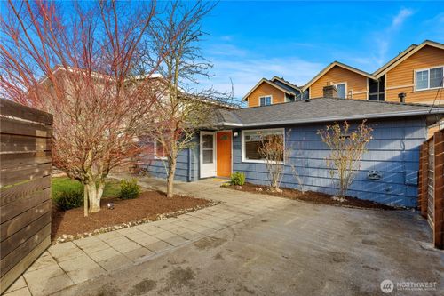 14052 Midvale Ave N, Seattle, WA, 98133-7012 | Card Image
