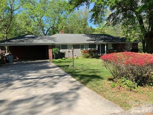 811 Hilton St Ne, Lenoir, NC, 28645-4532 | Card Image