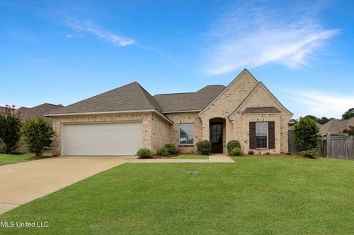 155 Magnolia Place Cir, Brandon, MS, 39047-8814 | Card Image