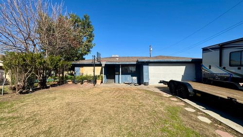 2200 Julian Avenue, Bakersfield, CA, 93304 | Card Image