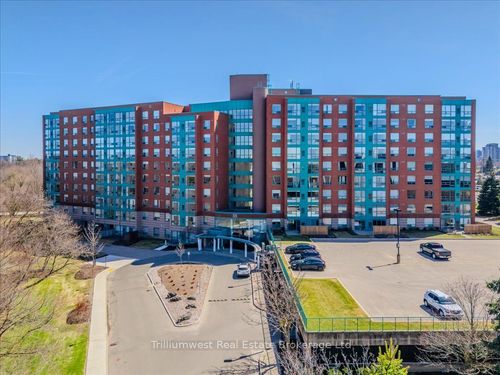 305-55 Blue Springs Dr, Waterloo, ON, N2J4T3 | Card Image