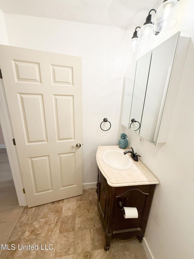 primary bath | Image 22