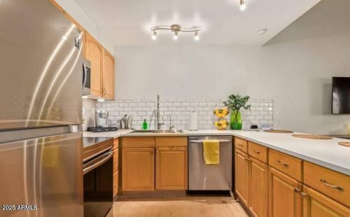 e110-8055 E Thomas Rd, Scottsdale, AZ, 85251-6633 | Card Image