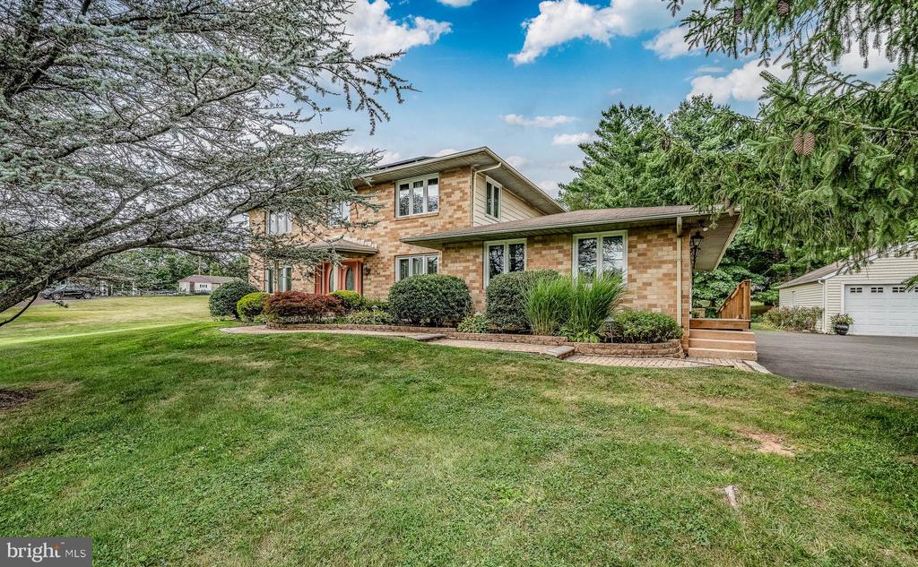 Residential in LANSDALE 2