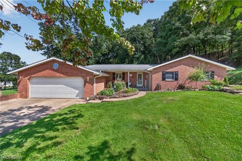 176 Jessica Dr, Dover, OH, 44622-9651 | Card Image