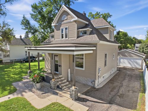 718 6th St Sw, Willmar, MN, 56201-3425 | Card Image