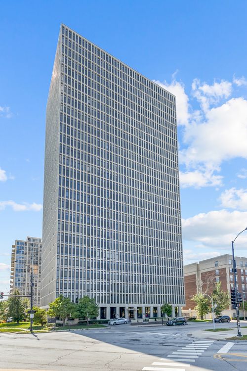 4k-6700 S South Shore Dr, Chicago, IL, 60649-1352 | Card Image