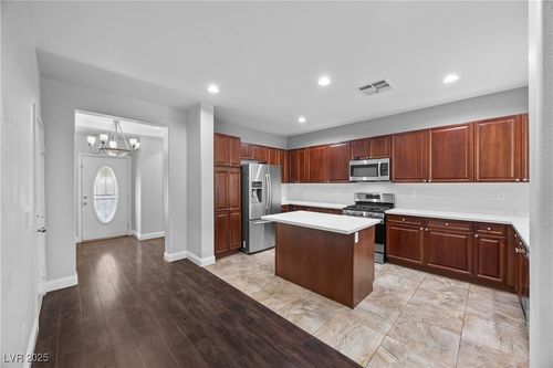 3713 Metter St, Las Vegas, NV, 89129-6467 | Card Image