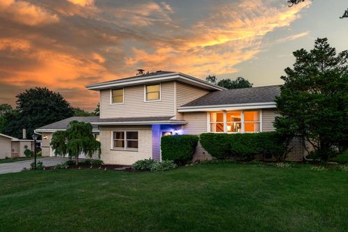 21485 Belgren Road, Brookfield, WI, 53186 | Card Image