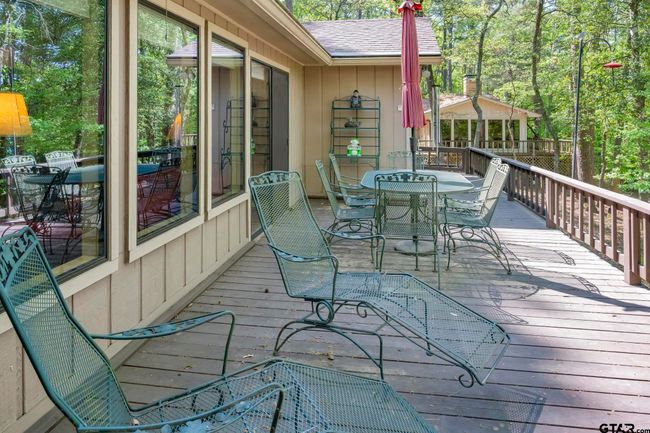 944 Clear Water Trl, House other with 3 bedrooms, 2 bathrooms and null parking in Holly Lake Ranch TX | Image 27