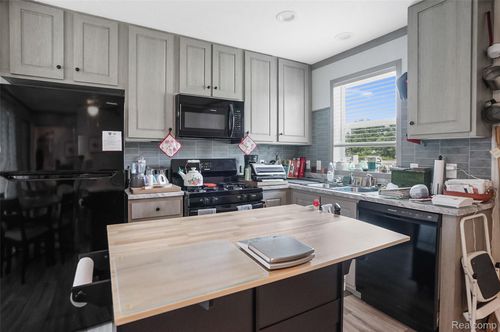 56 Arizona, Belleville, MI, 48111-8000 | Card Image