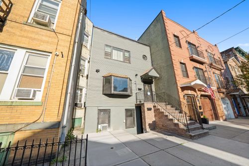 1-211 New York Ave, Jersey City, NJ, 07307-1605 | Card Image