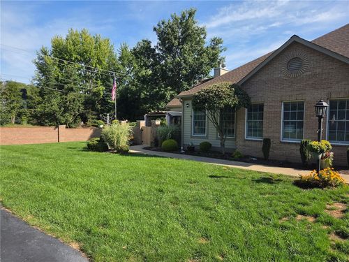 118 Linden Ct, Seven Fields, PA, 16046-4304 | Card Image