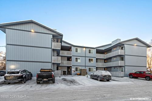 apt-12-4530 Wright St, Anchorage, AK, 99507-1167 | Card Image