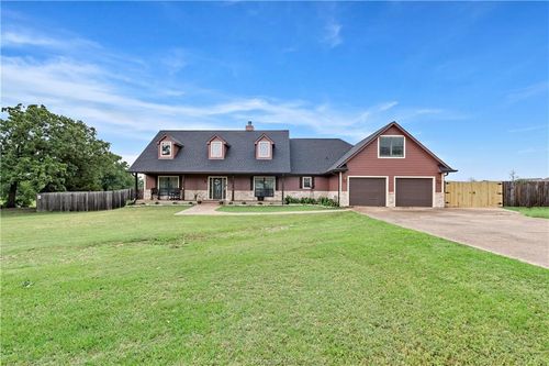 9913 Hunters Run, College Station, TX, 77845-7931 | Card Image